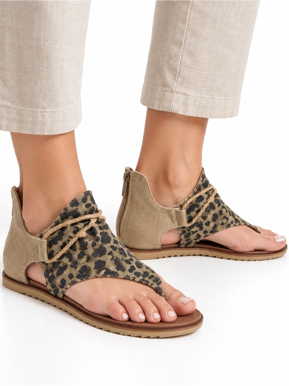 Very G Women’s Leopard Print Zipper Back Sandals | Size 8.5